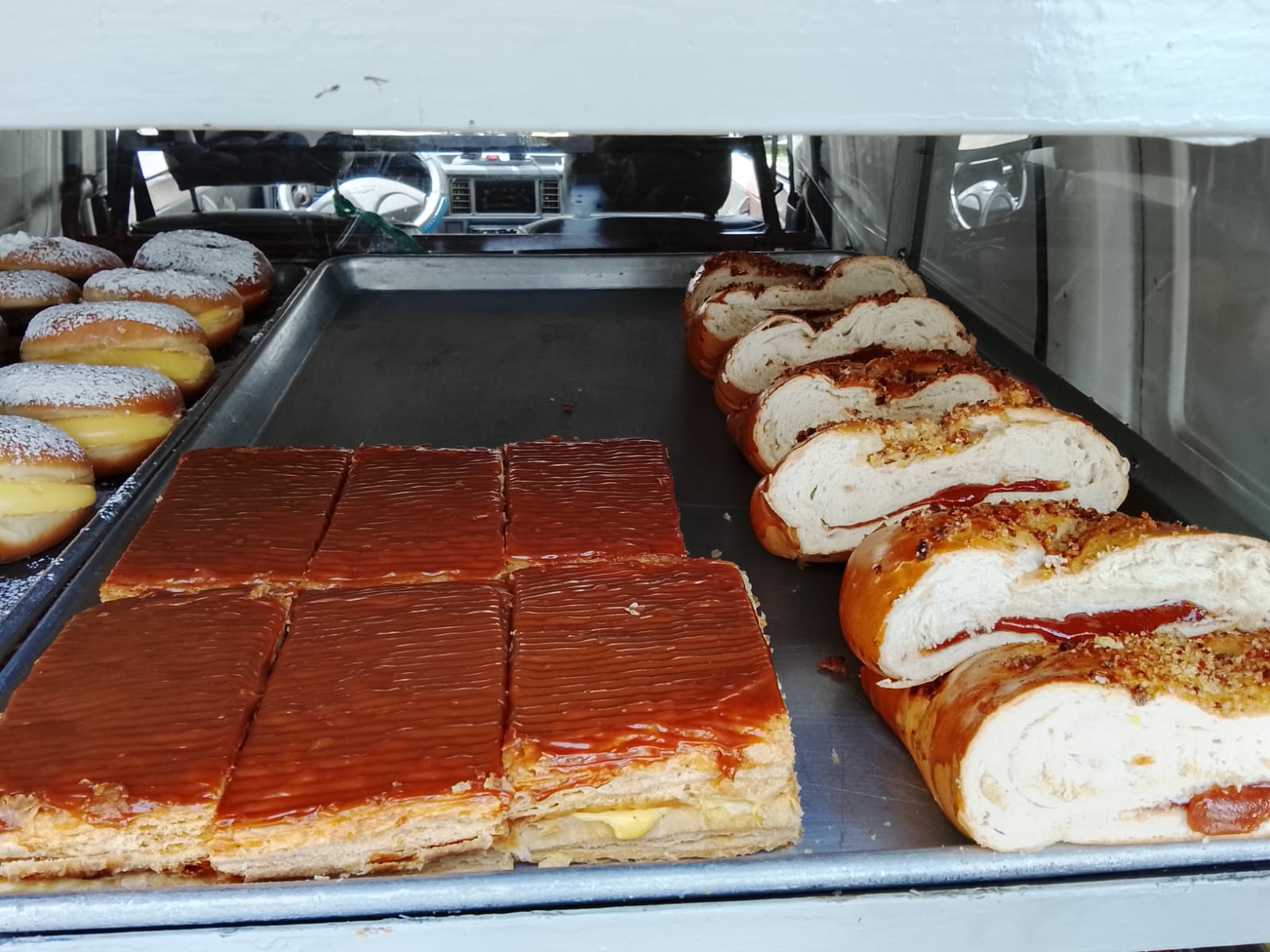 Pan gusanito de guayaba